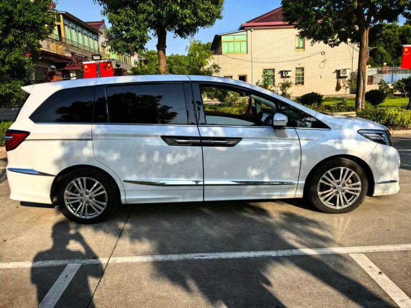 徐州18年本田艾力绅8