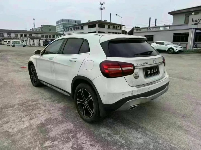 广州18年奔驰GLA8
