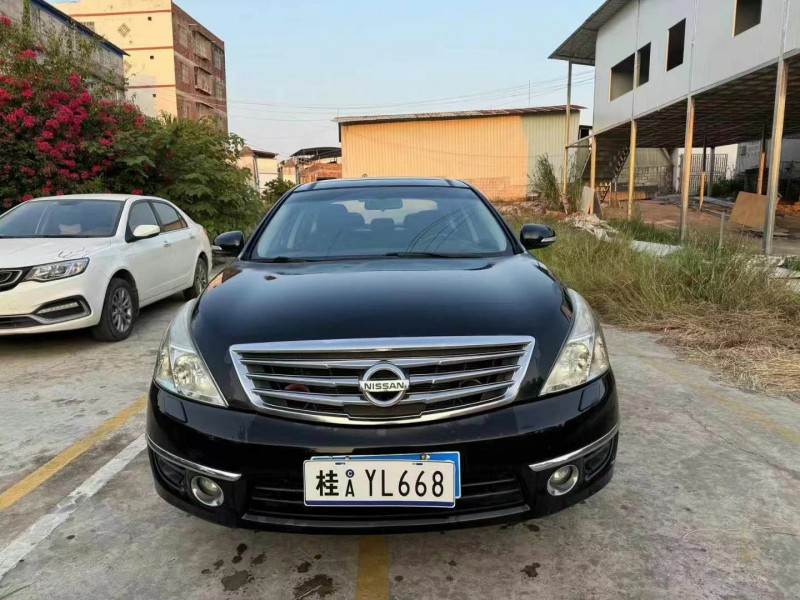 南寧10年日產天籟1