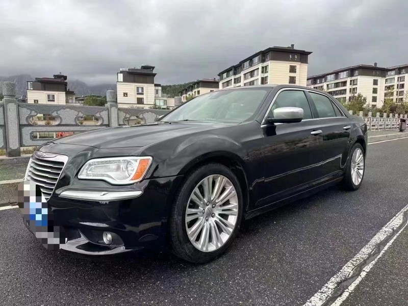 青岛13年克莱斯勒300C2