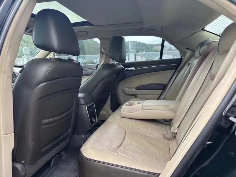 青岛13年克莱斯勒300C5