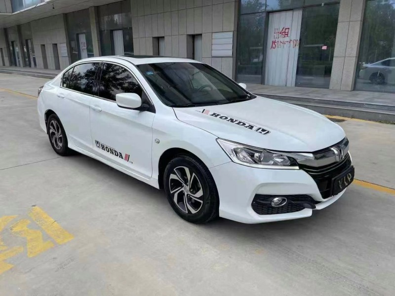 济宁16年本田雅阁3