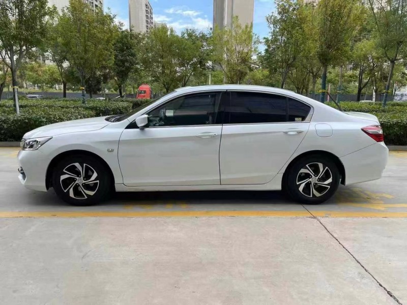 济宁16年本田雅阁7