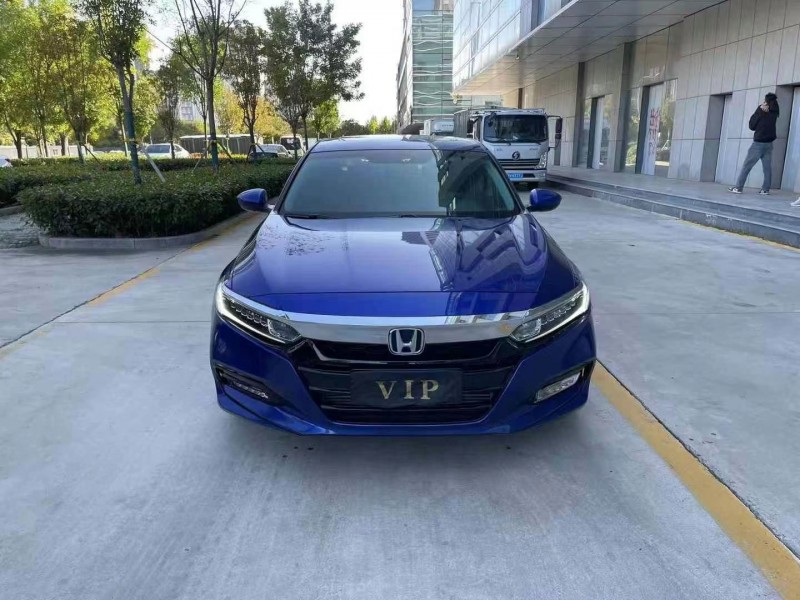 济宁19年本田雅阁1