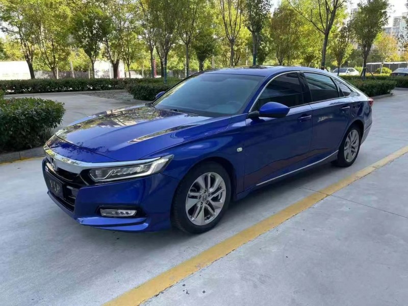 济宁19年本田雅阁2