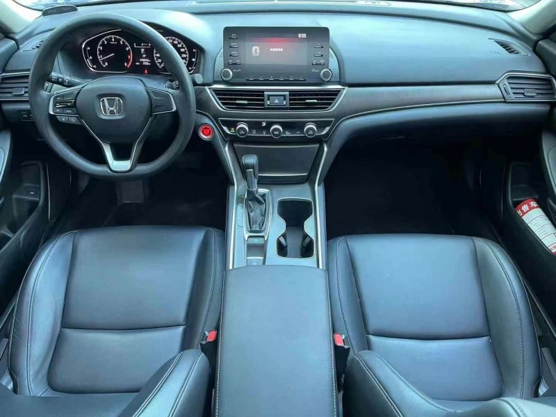 济宁19年本田雅阁4