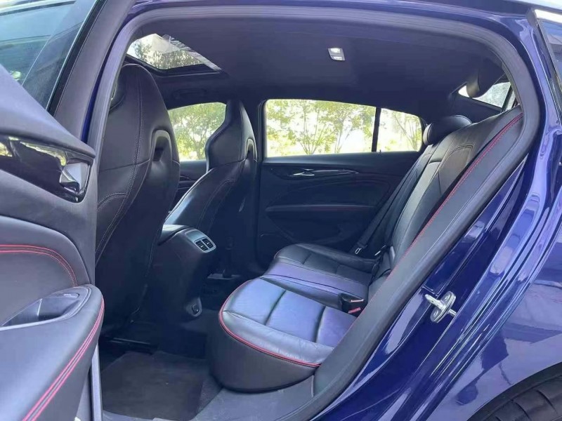 济宁18年别克君威6