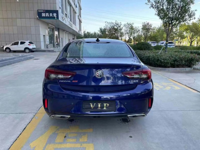 济宁18年别克君威9