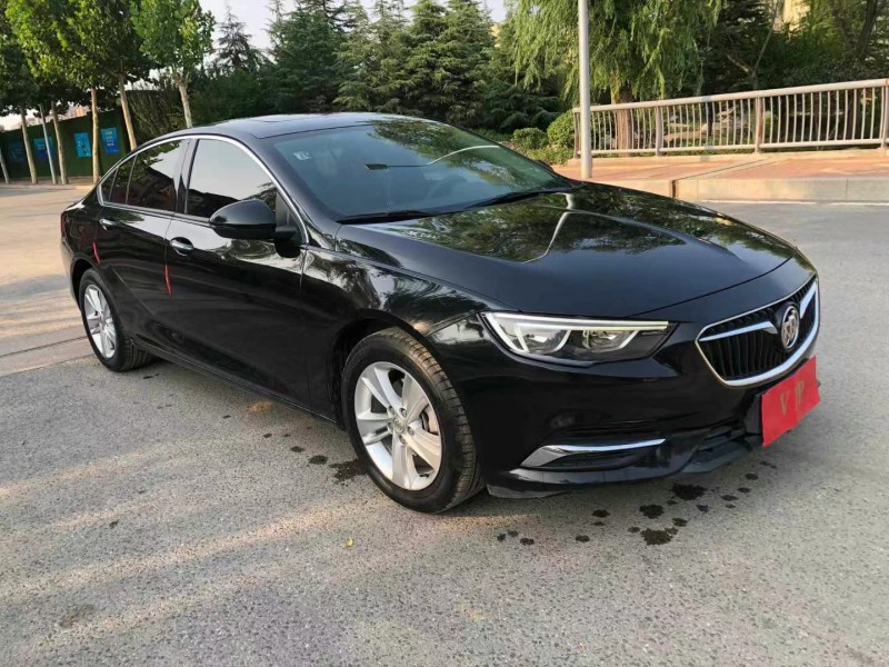 青岛18年别克君威2