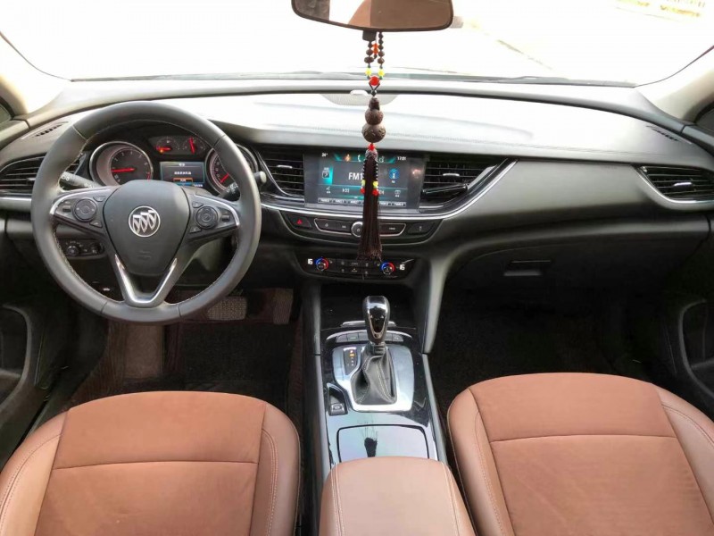 青岛18年别克君威6