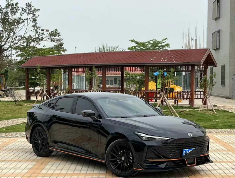 汕頭23年長安汽車UNI-V2