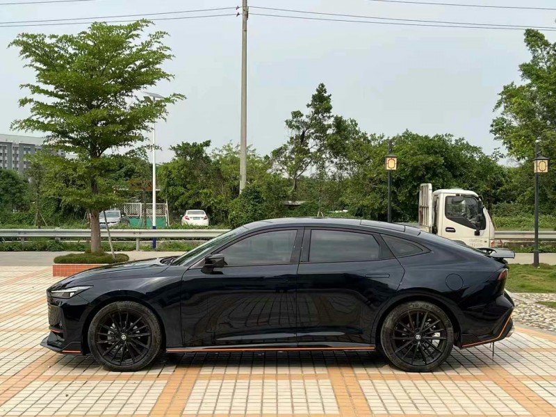 汕頭23年長安汽車UNI-V3