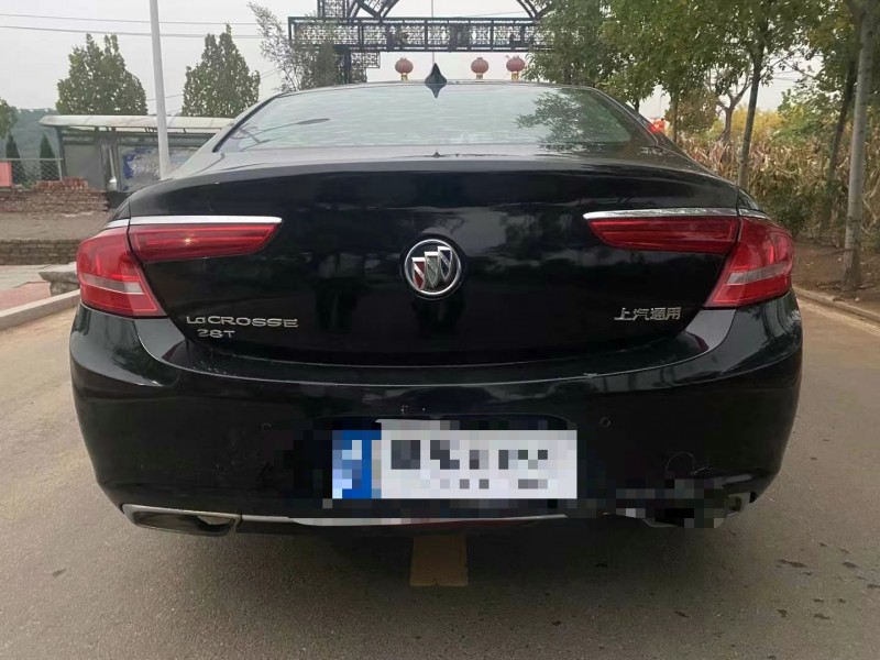 枣庄17年别克君越8