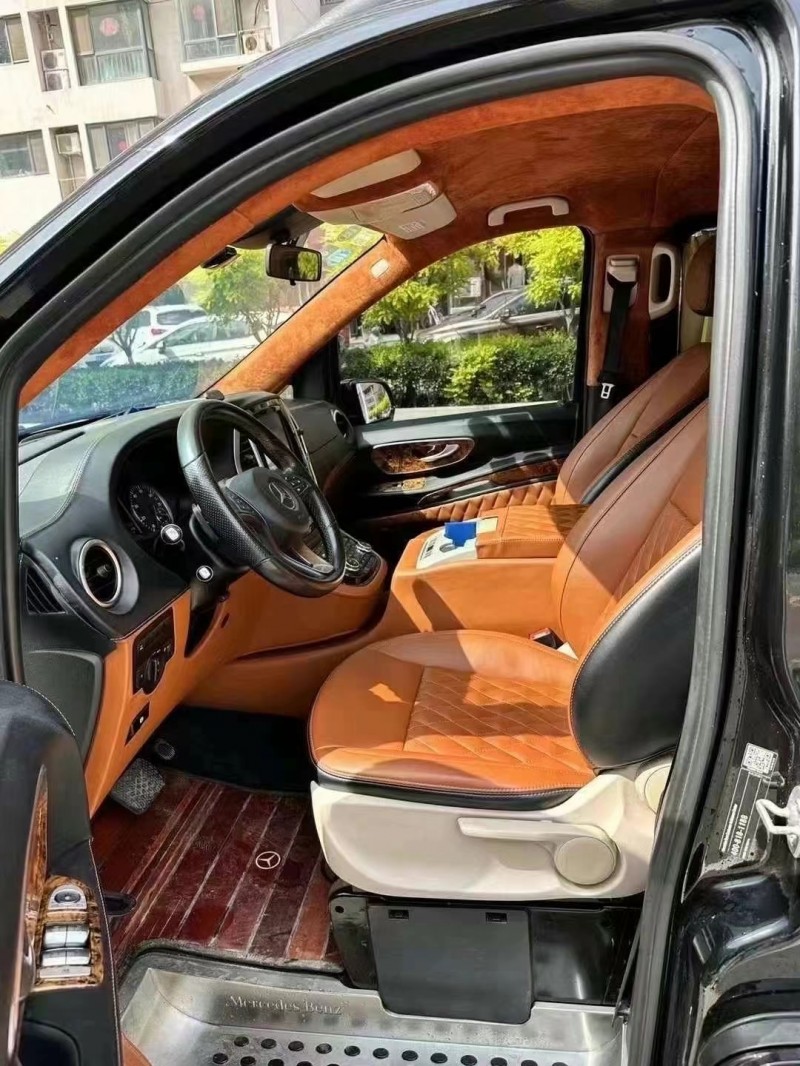 保定18年奔驰威霆7