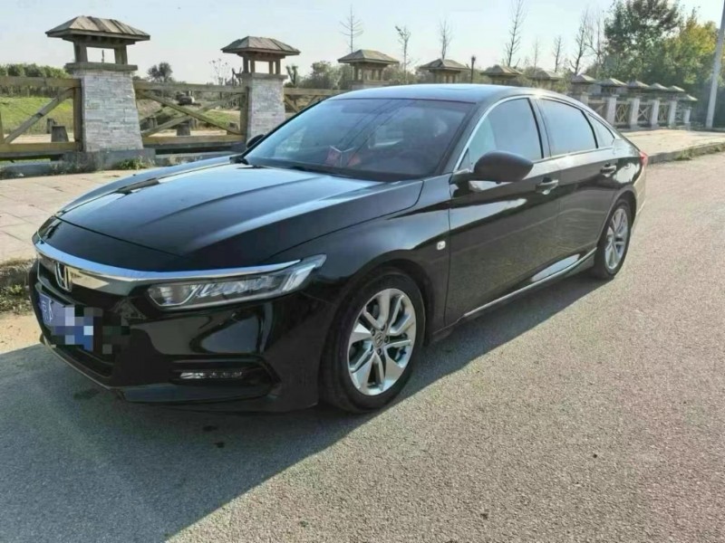 潍坊19年本田雅阁3