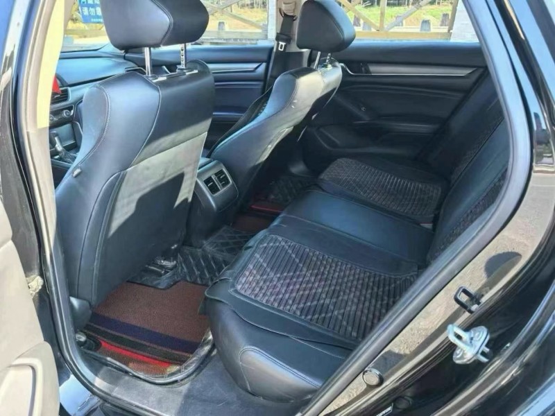 潍坊19年本田雅阁4