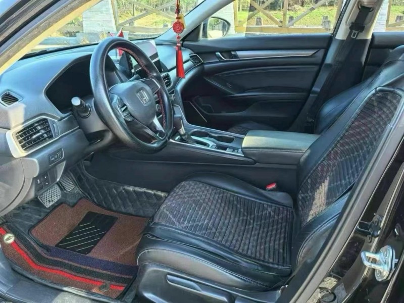 潍坊19年本田雅阁7