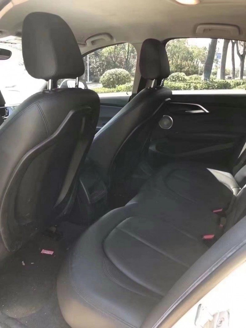 济南21年宝马1系5