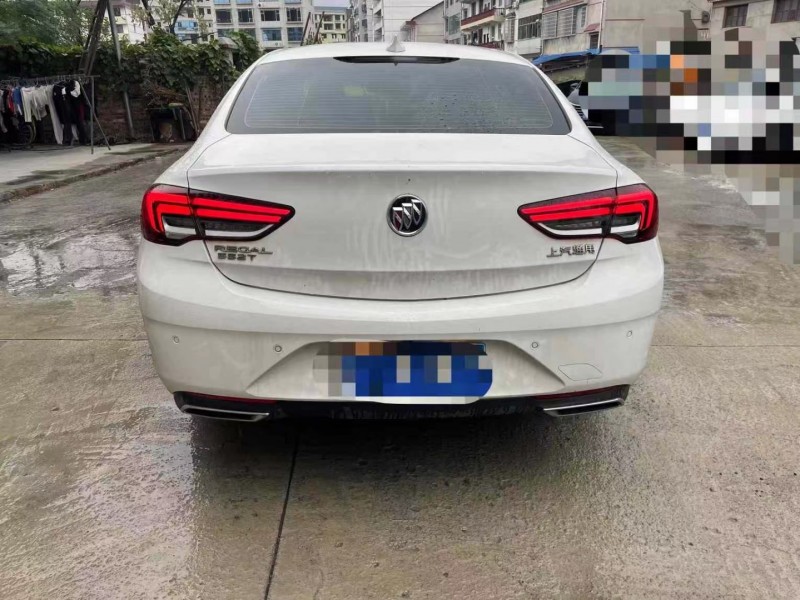 广州21年别克君威8