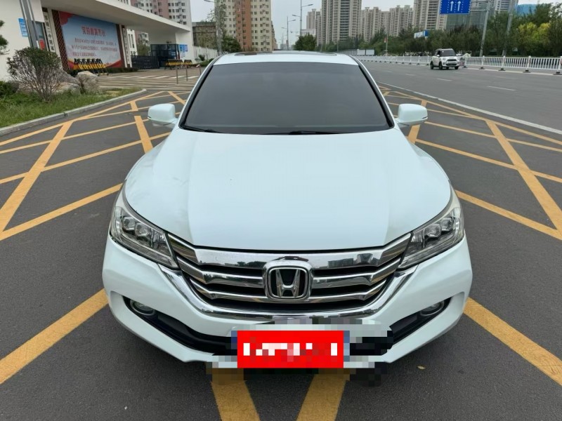 济宁14年本田雅阁1