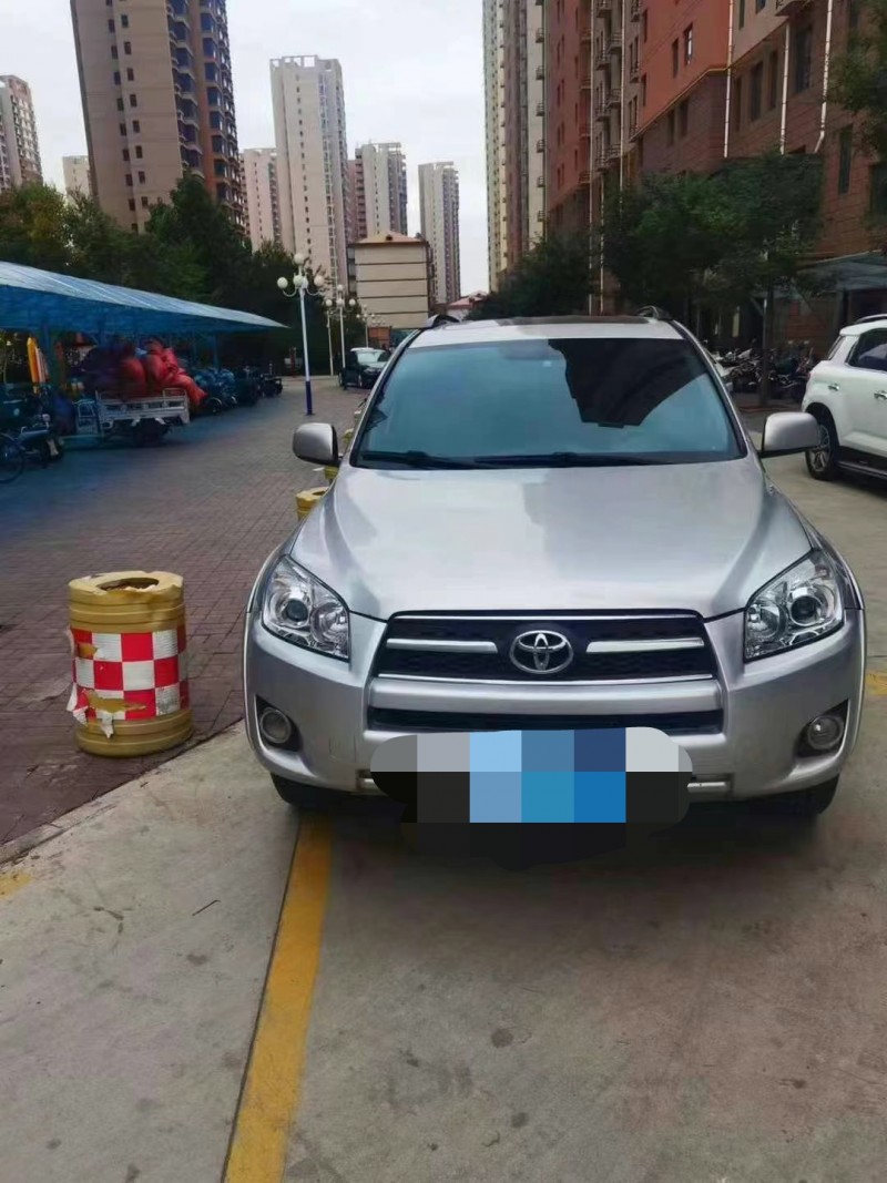 保定11年丰田RAV41