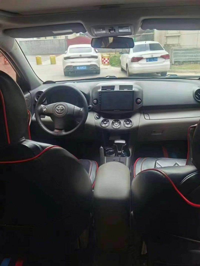 保定11年丰田RAV47