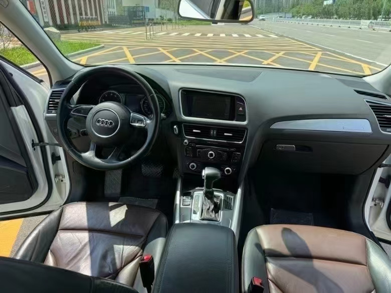 济宁16年奥迪Q56