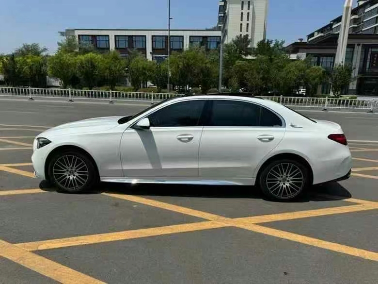 济宁22年奔驰C7