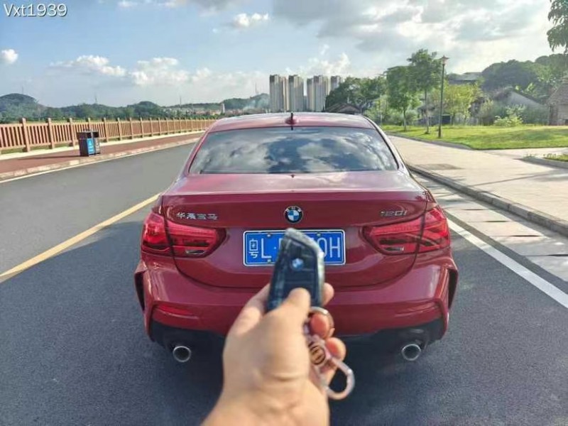 东莞20年宝马1系9