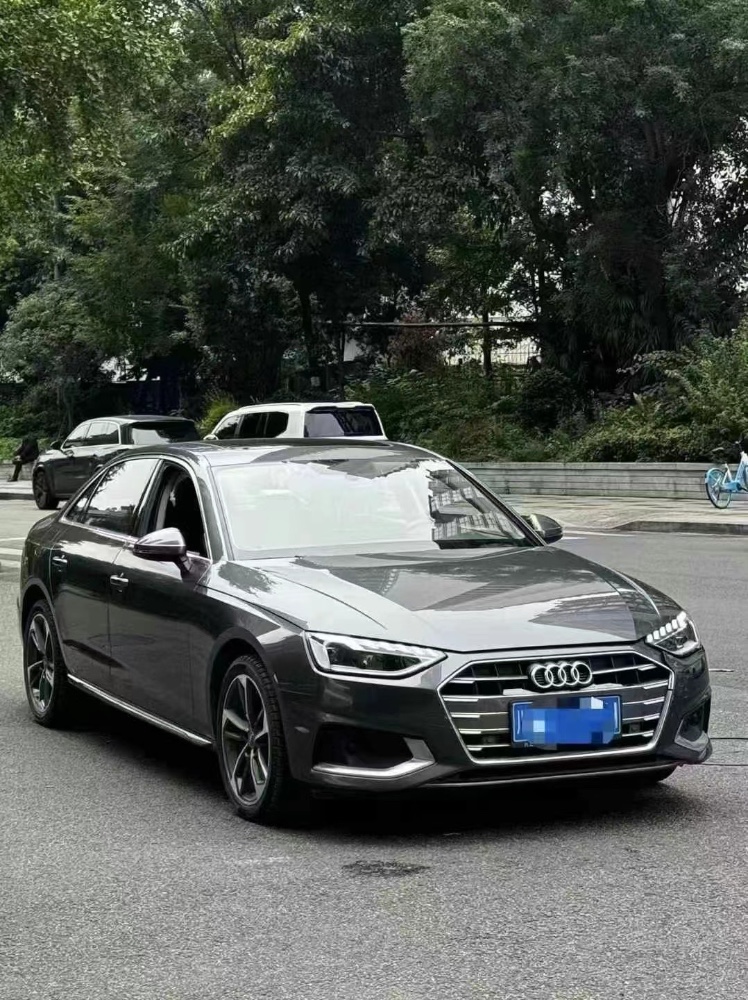 成都21年奥迪A4L1
