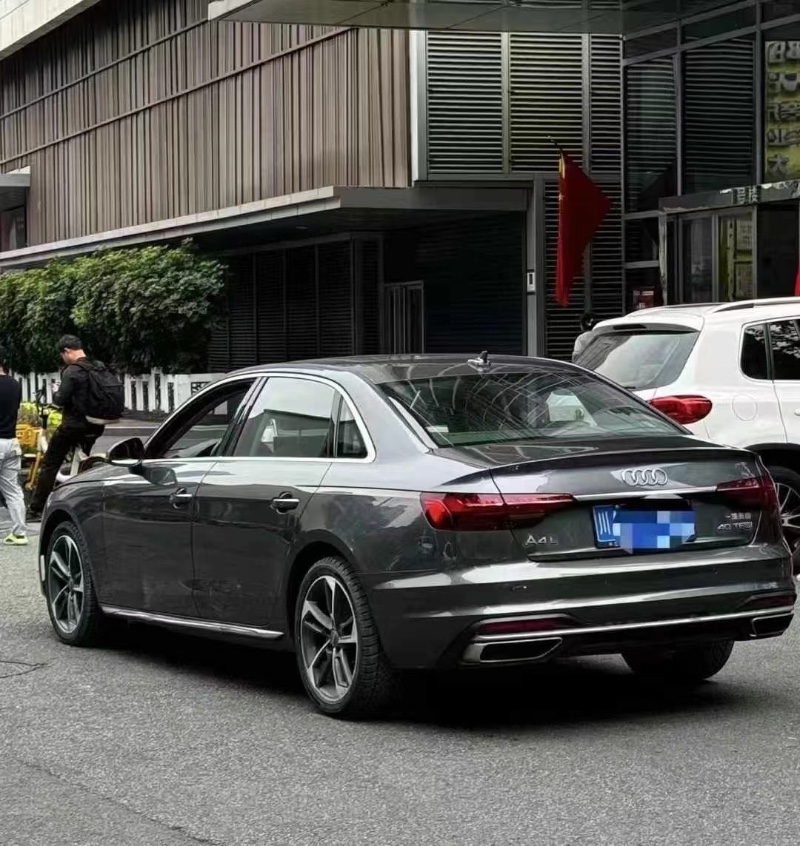 成都21年奥迪A4L4