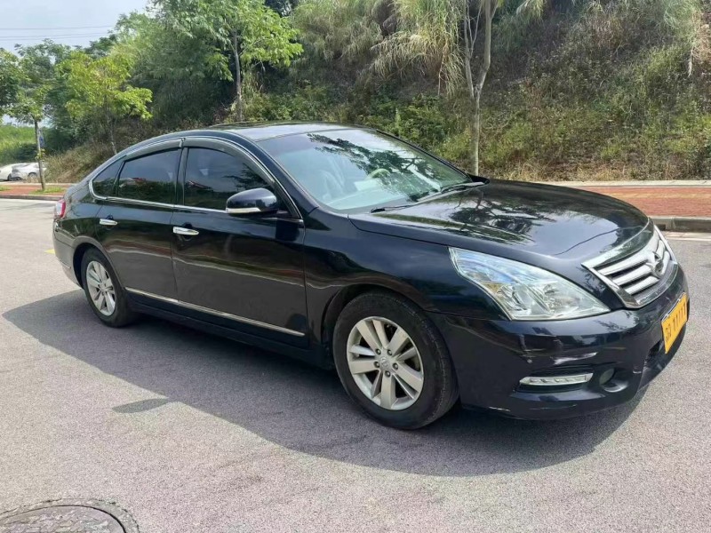 南寧12年日產天籟2
