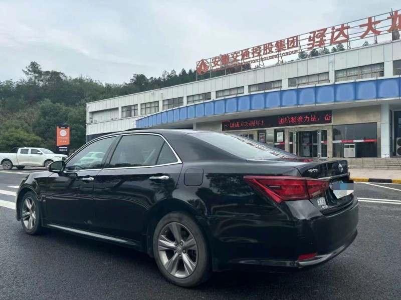 济宁16年丰田皇冠7
