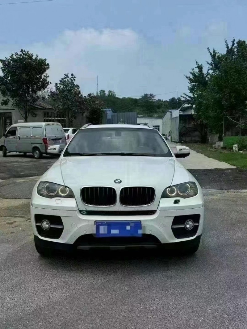 济宁12年宝马X61