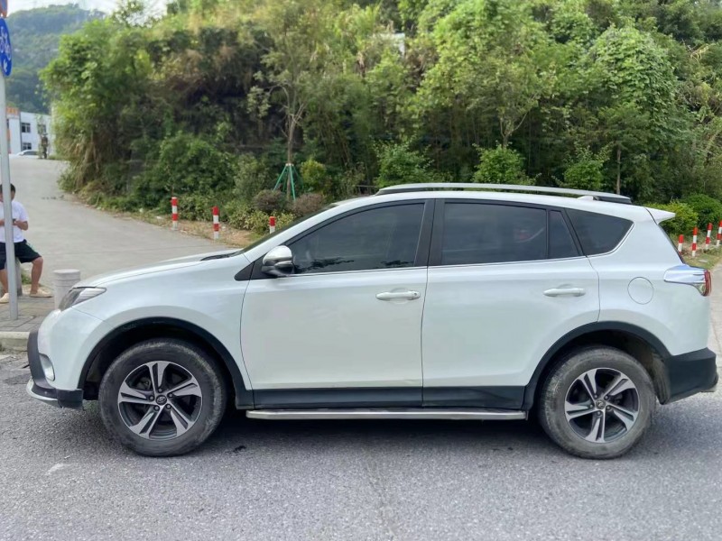 广州15年丰田RAV46