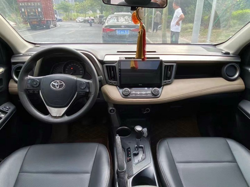 广州15年丰田RAV48