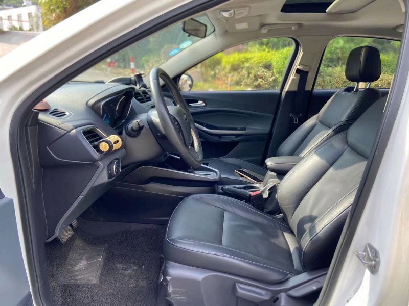 广州17年福特福睿斯6