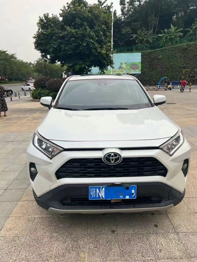 广州22年丰田RAV4荣放1