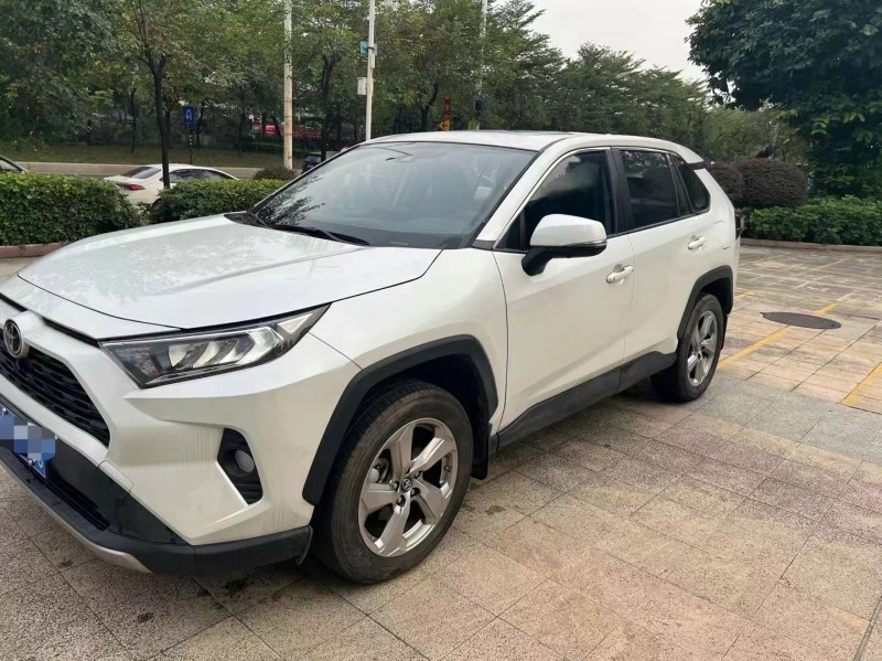 广州22年丰田RAV4荣放3