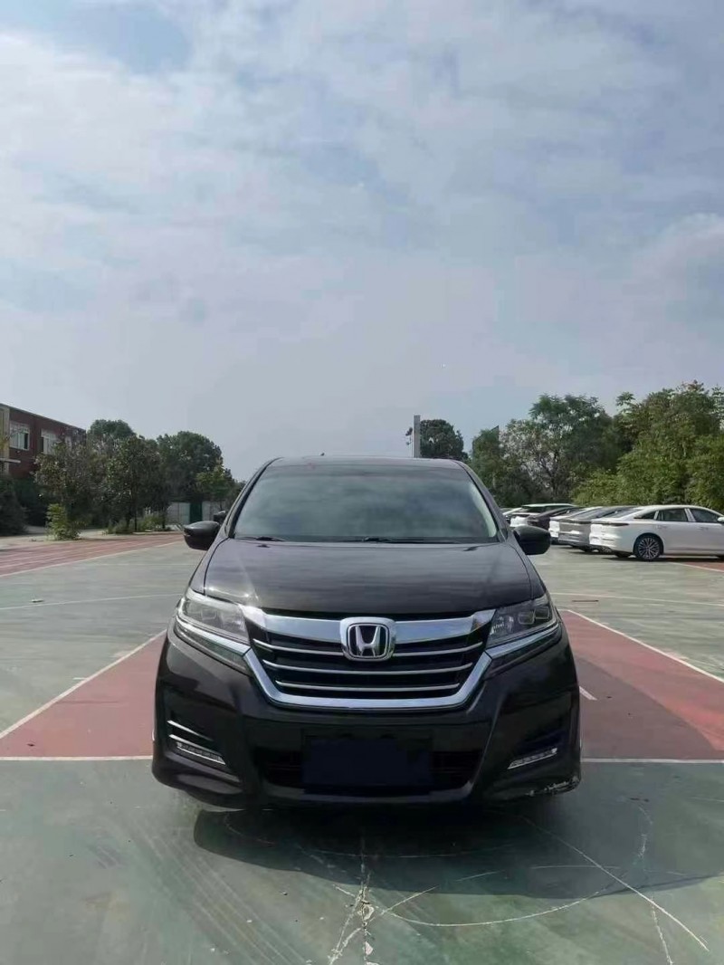 青岛17年本田艾力绅1