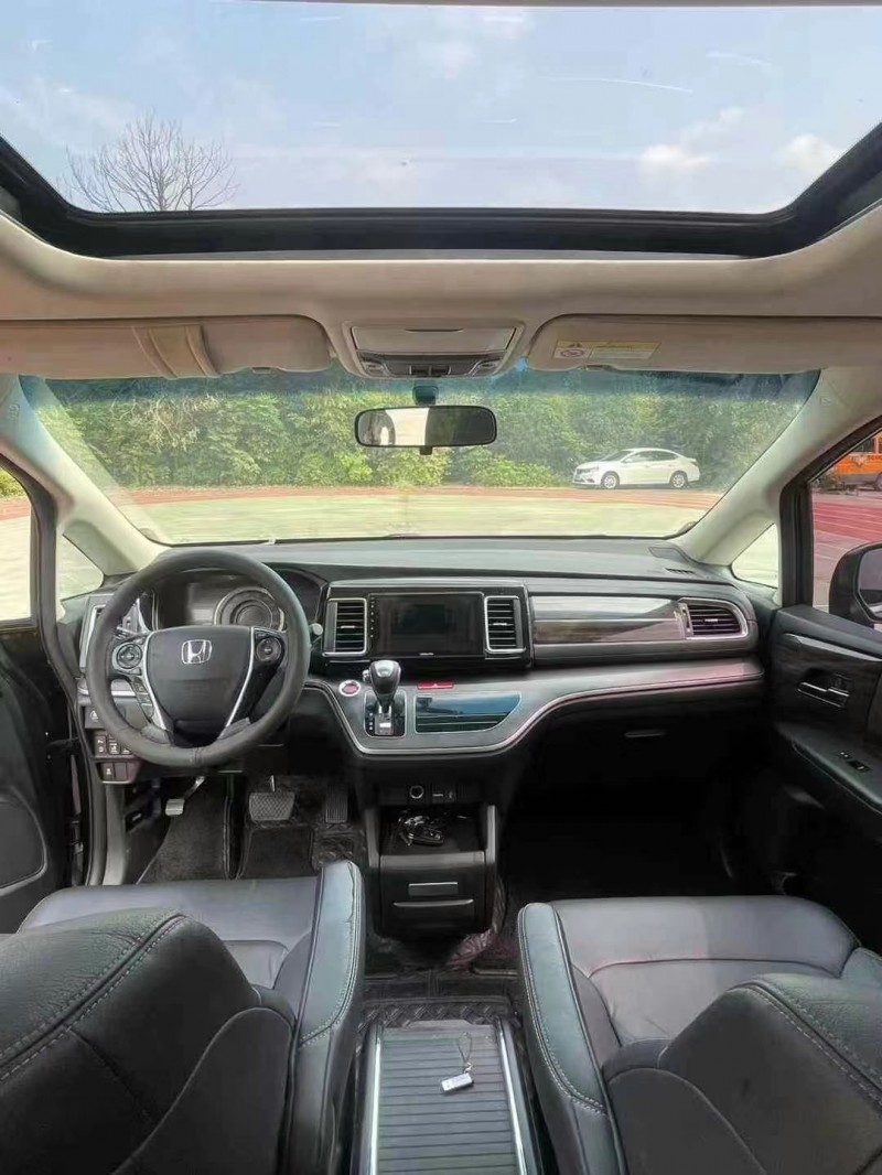 青岛17年本田艾力绅7