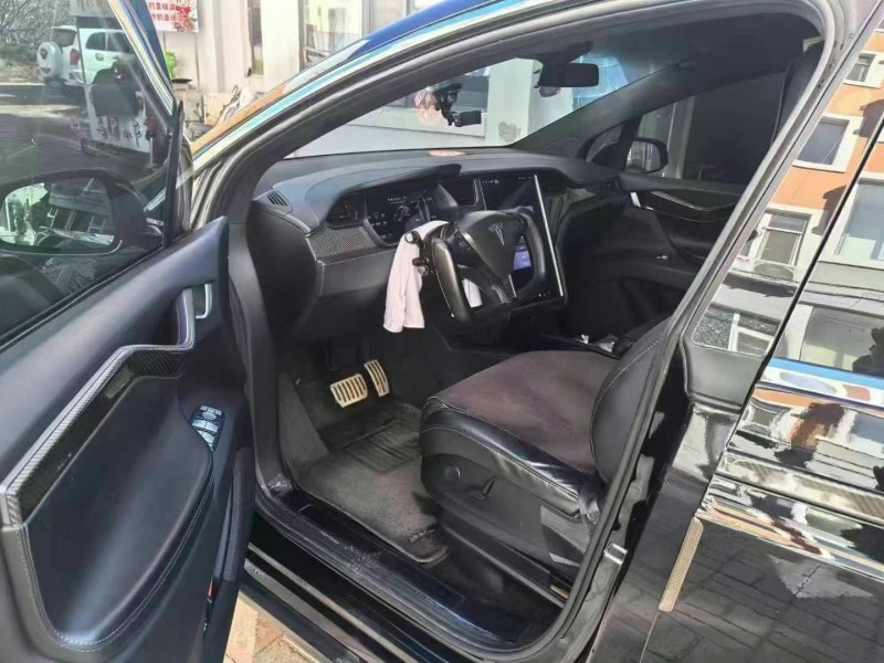 銅川19年特斯拉MODEL X3