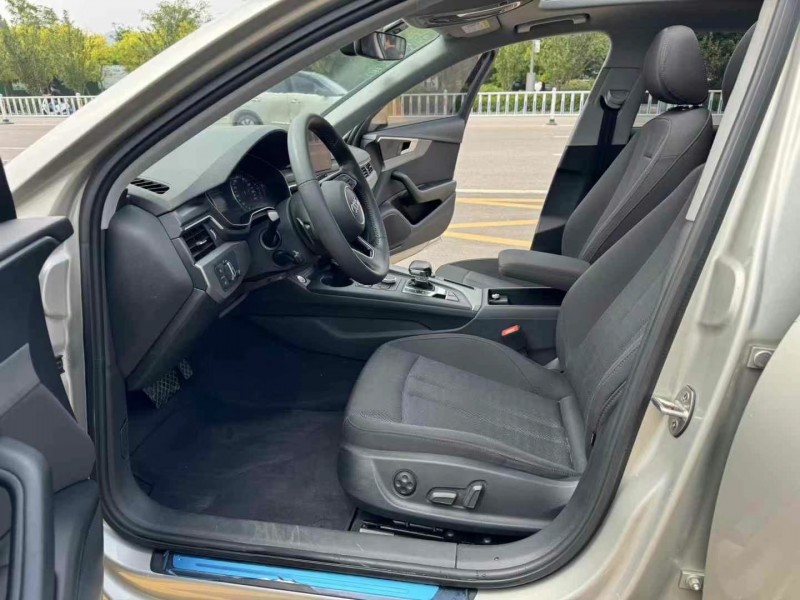 济宁19年奥迪A4L6