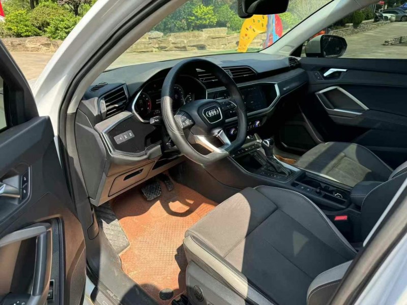 青岛23年奥迪Q36