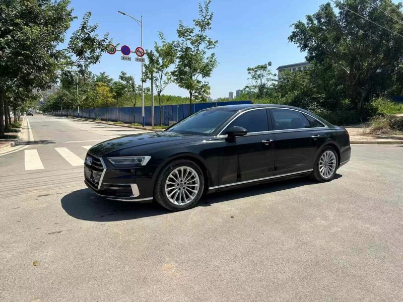 南寧19年奧迪A8L2