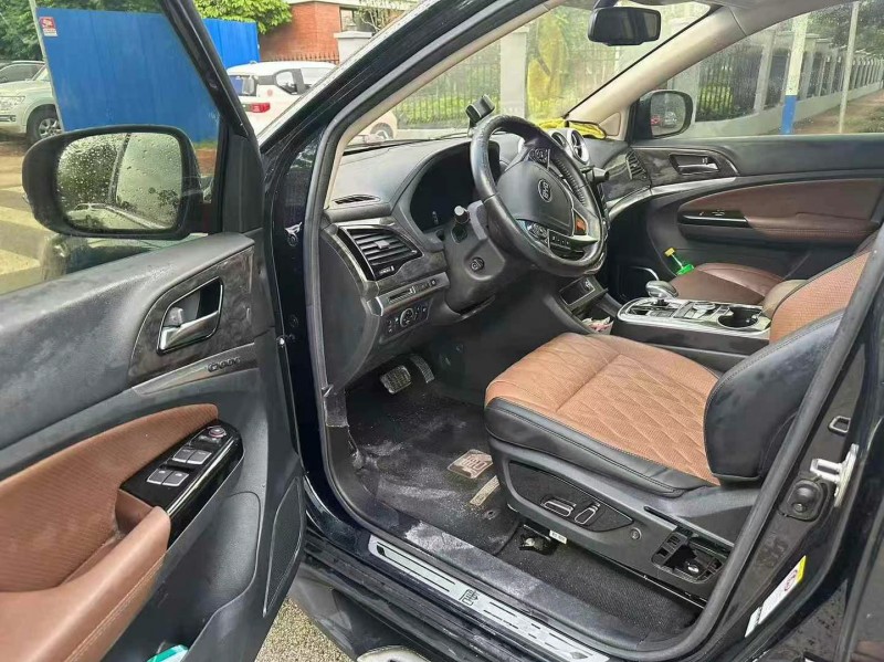 南宁16年比亚迪唐4