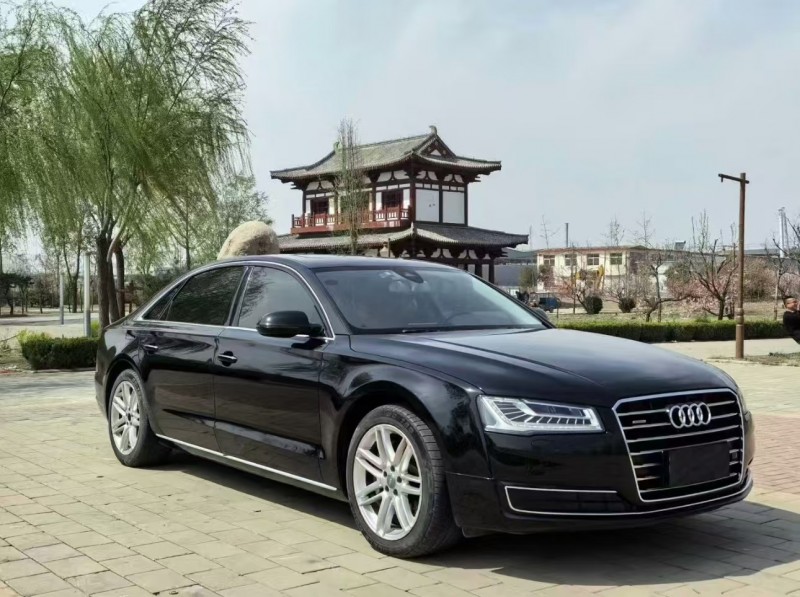 济宁18年奥迪A8L2
