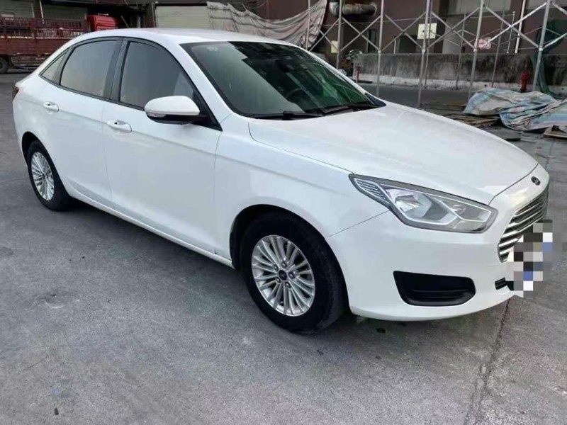 成都18年福特福睿斯3