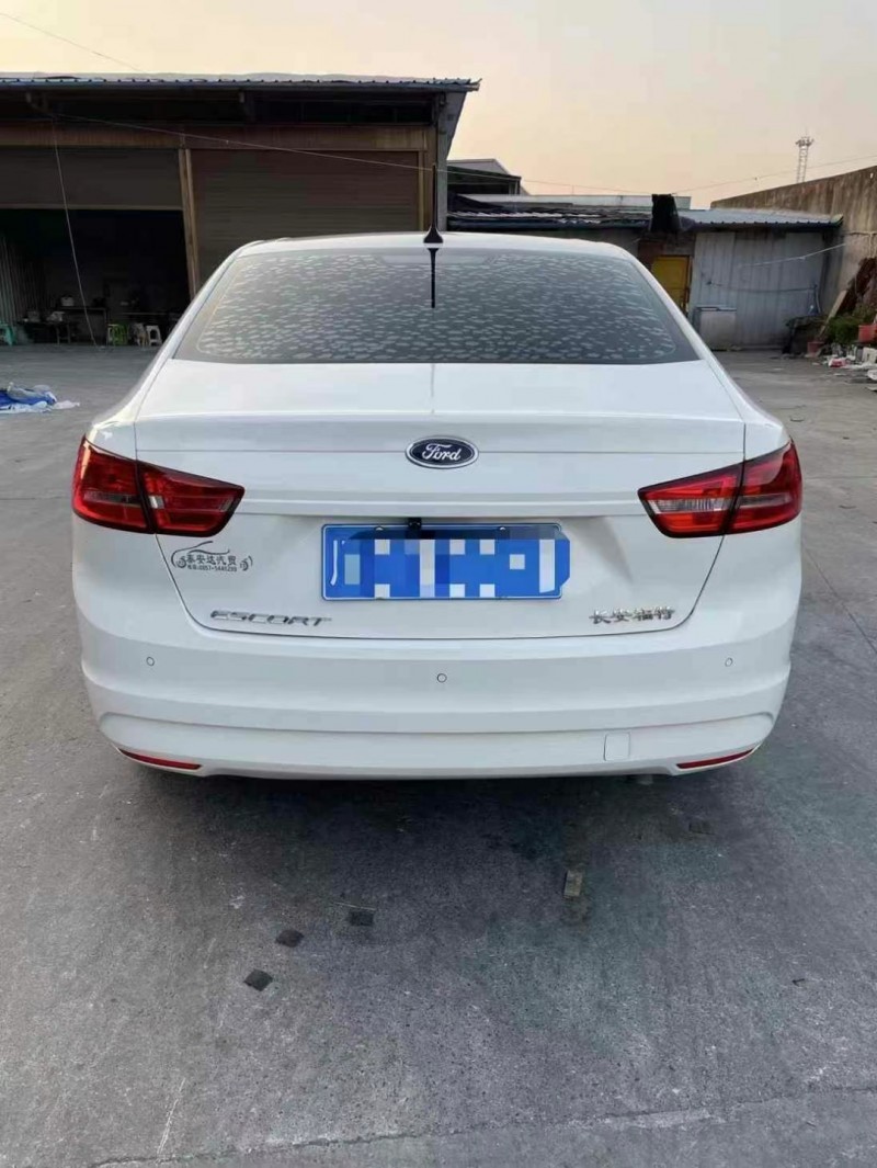 成都18年福特福睿斯9