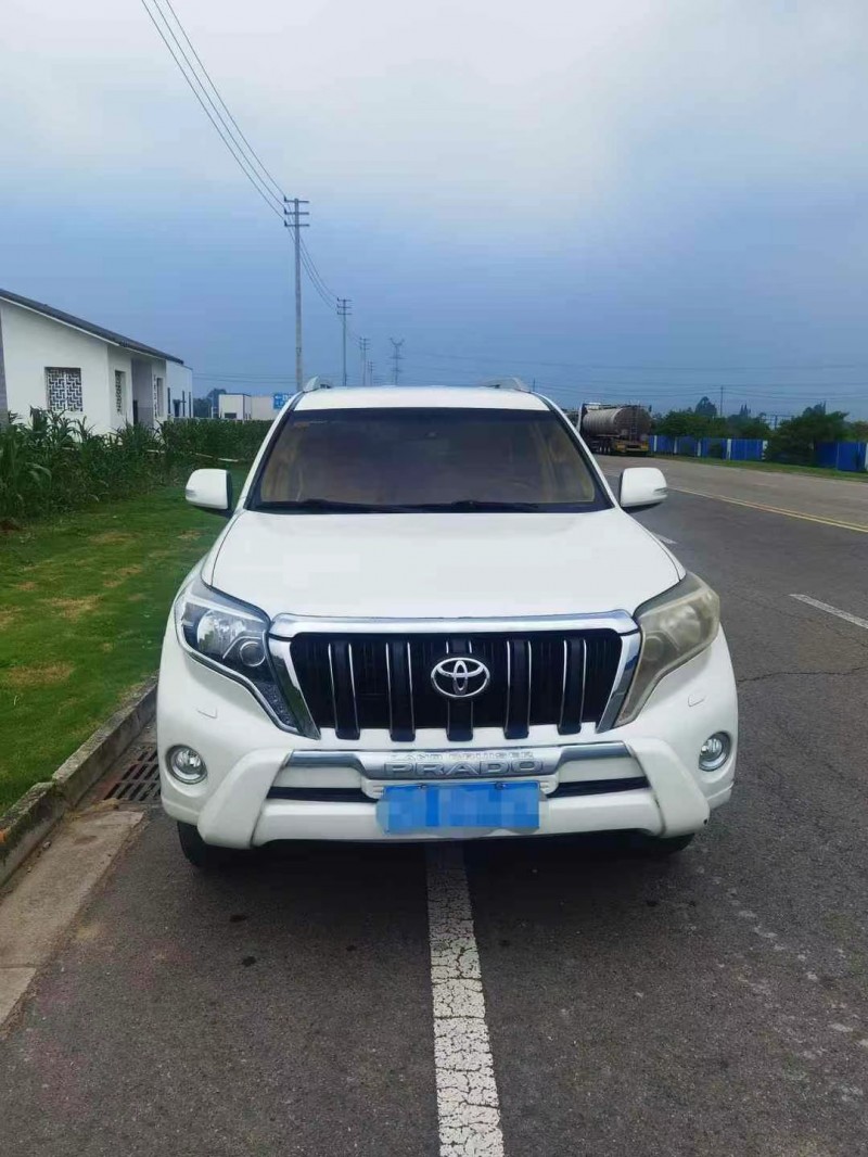 成都15年丰田普拉多1